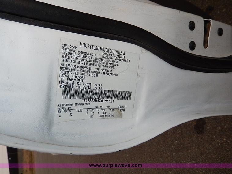 image for item I9478 1999 Ford Taurus LX