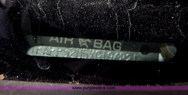 image for item I9478 1999 Ford Taurus LX