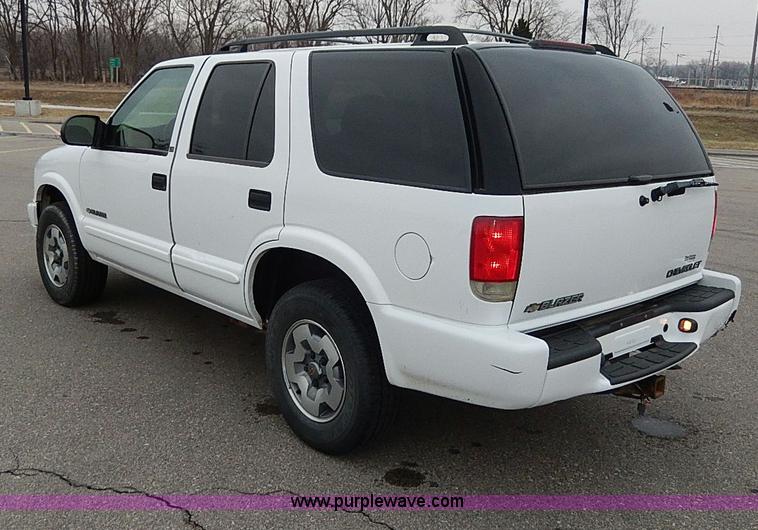 image for item I9480 2002 Chevrolet Blazer LS SUV