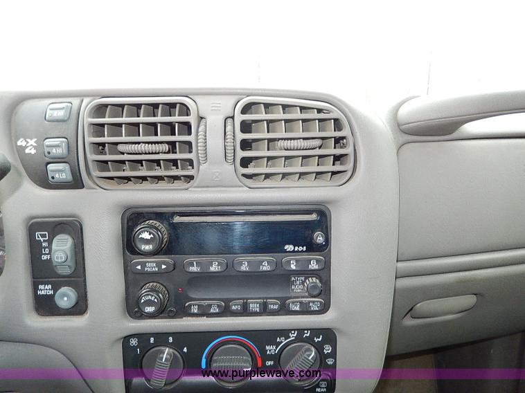 image for item I9480 2002 Chevrolet Blazer LS SUV