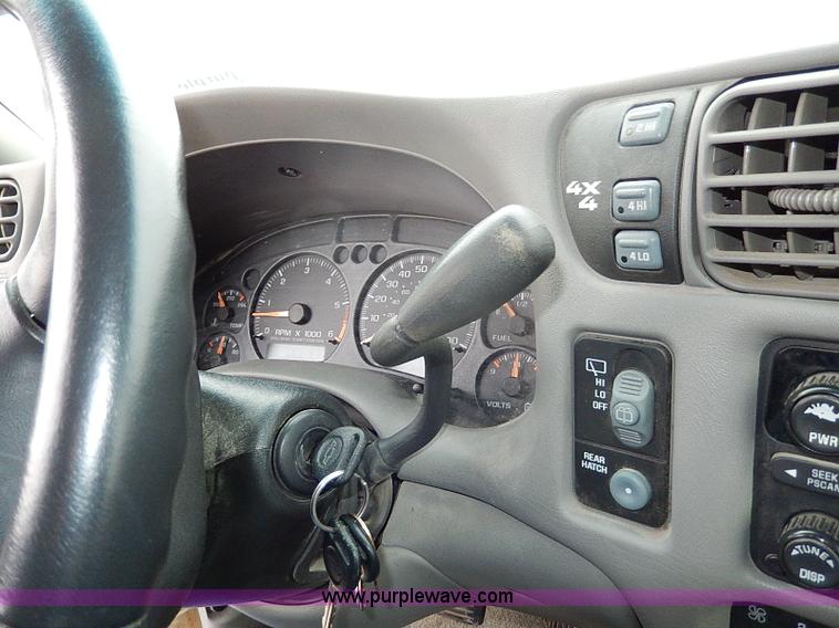 image for item I9480 2002 Chevrolet Blazer LS SUV