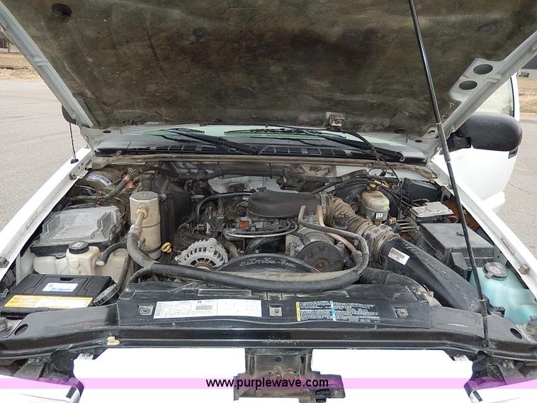 image for item I9480 2002 Chevrolet Blazer LS SUV