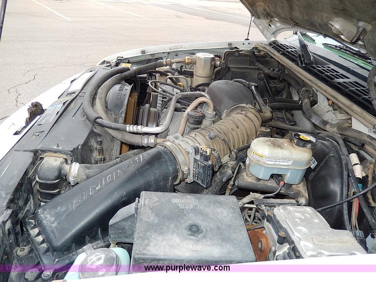 image for item I9480 2002 Chevrolet Blazer LS SUV