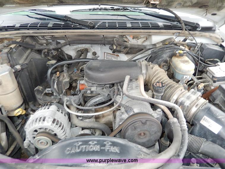 image for item I9480 2002 Chevrolet Blazer LS SUV