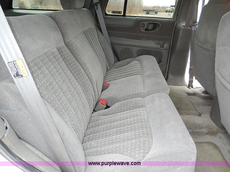 image for item I9480 2002 Chevrolet Blazer LS SUV