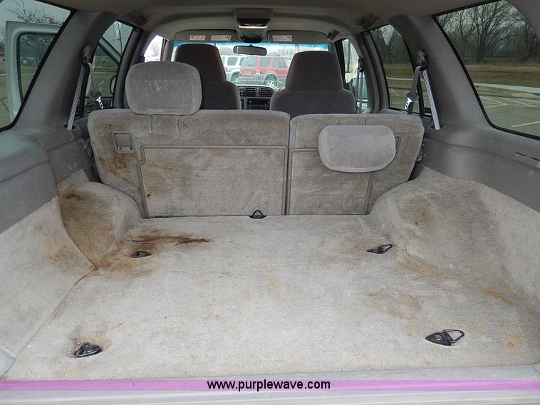 image for item I9480 2002 Chevrolet Blazer LS SUV