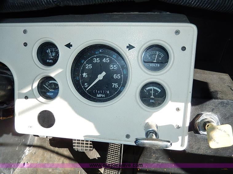 image for item I9500 1996 Ford B800 Bluebird school bus