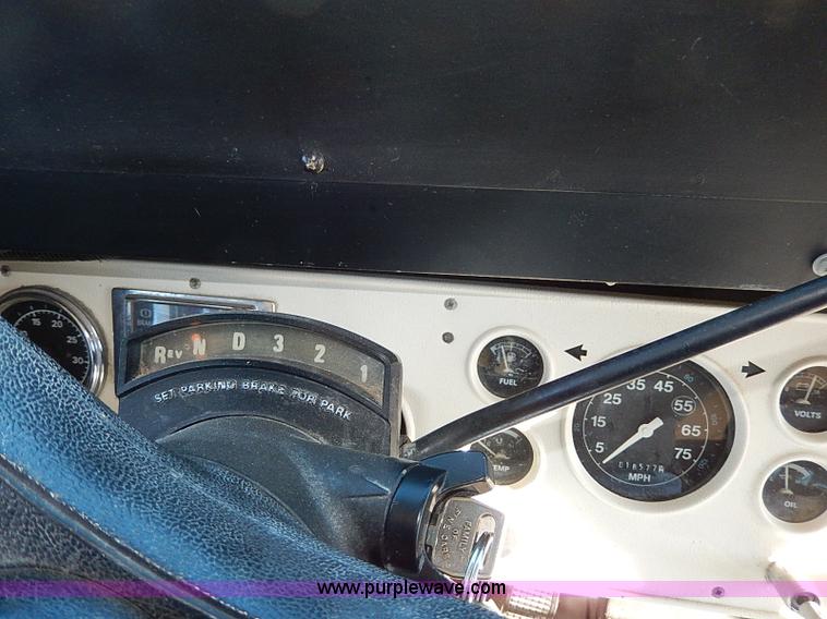 image for item I9500 1996 Ford B800 Bluebird school bus