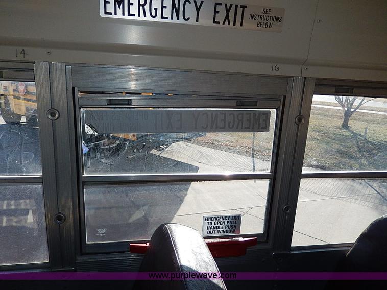 image for item I9500 1996 Ford B800 Bluebird school bus