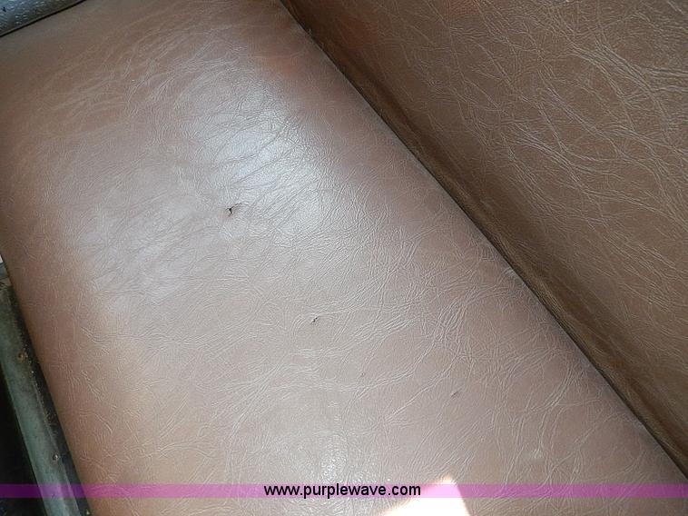 image for item I9500 1996 Ford B800 Bluebird school bus