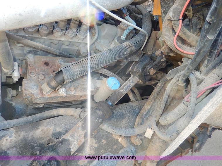 image for item I9500 1996 Ford B800 Bluebird school bus