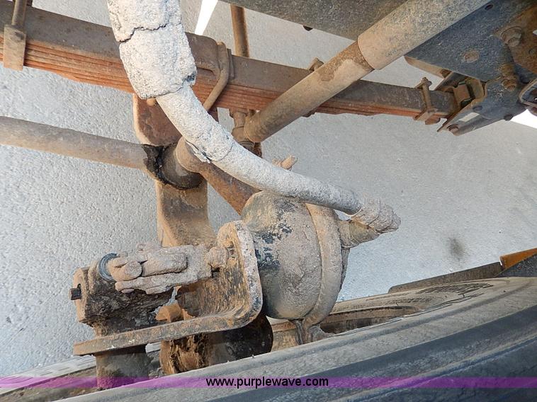 image for item I9500 1996 Ford B800 Bluebird school bus