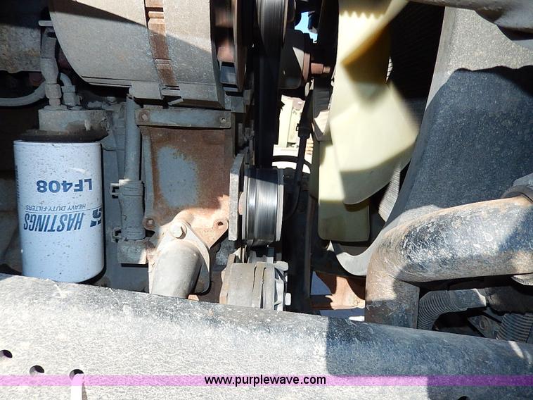 image for item I9500 1996 Ford B800 Bluebird school bus