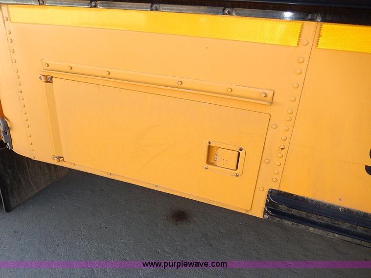 image for item I9500 1996 Ford B800 Bluebird school bus