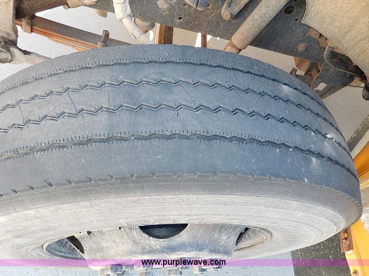 image for item I9500 1996 Ford B800 Bluebird school bus