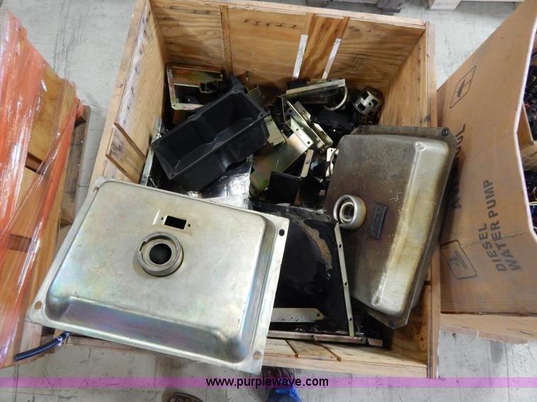 image for item AO9187 Assorted generator parts