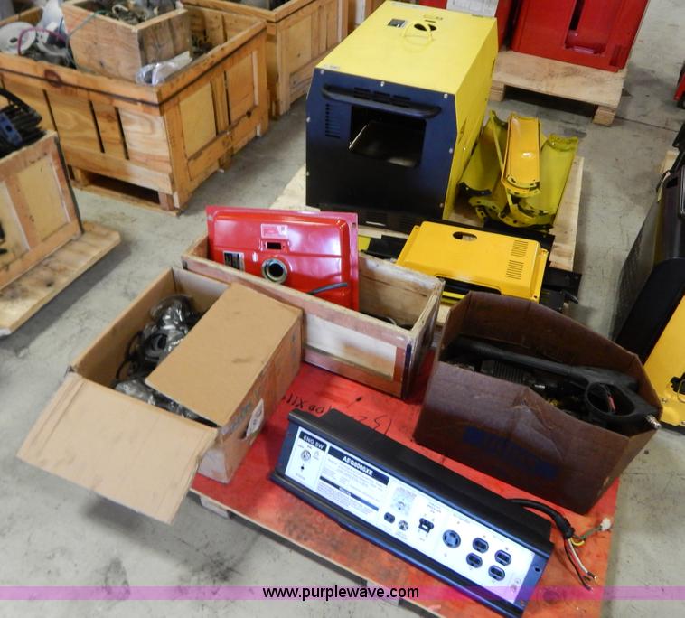 image for item AO9187 Assorted generator parts