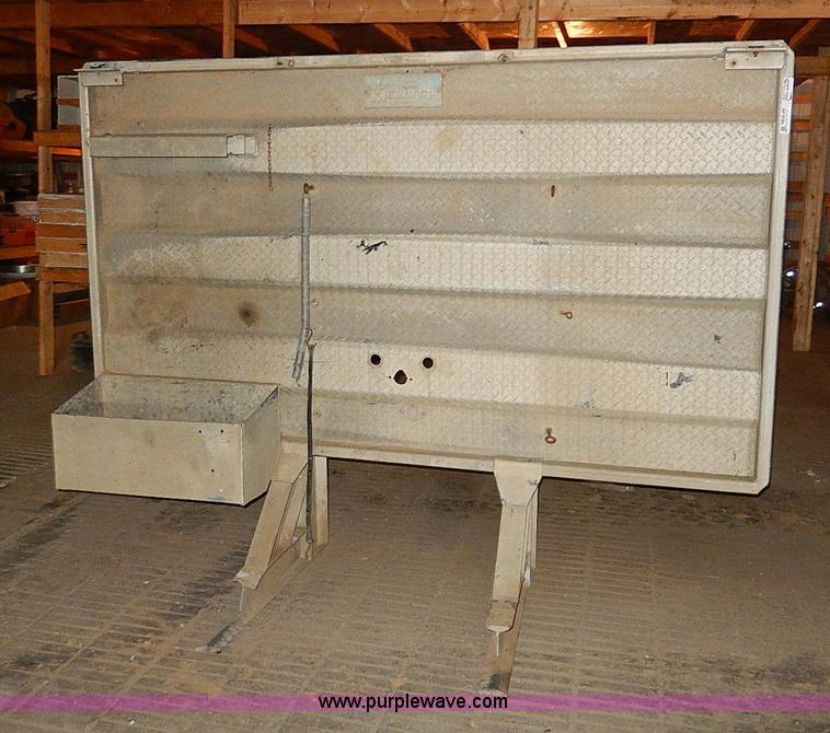 image for item AP9784 Merrit headache rack