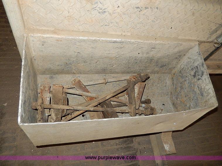 image for item AP9784 Merrit headache rack