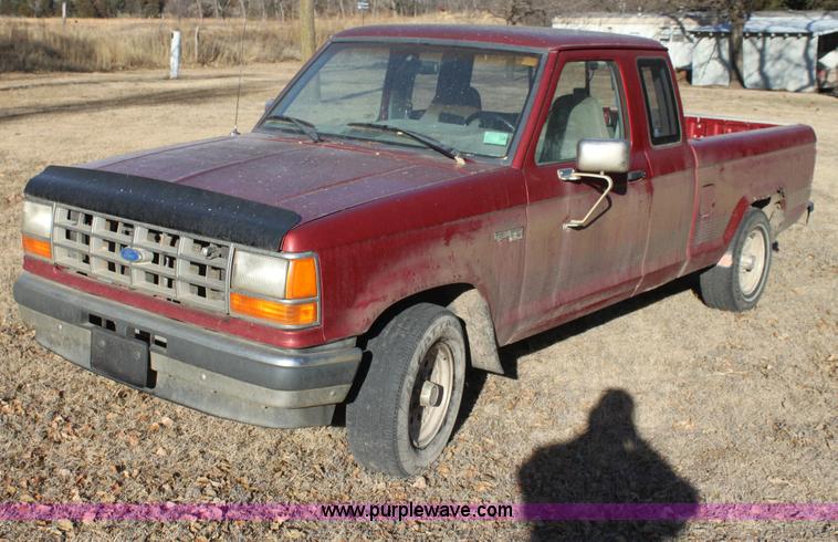 image for item G4415 1991 Ford Ranger XLT pickup truck