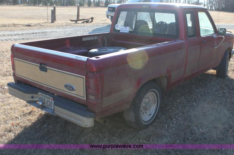image for item G4415 1991 Ford Ranger XLT pickup truck