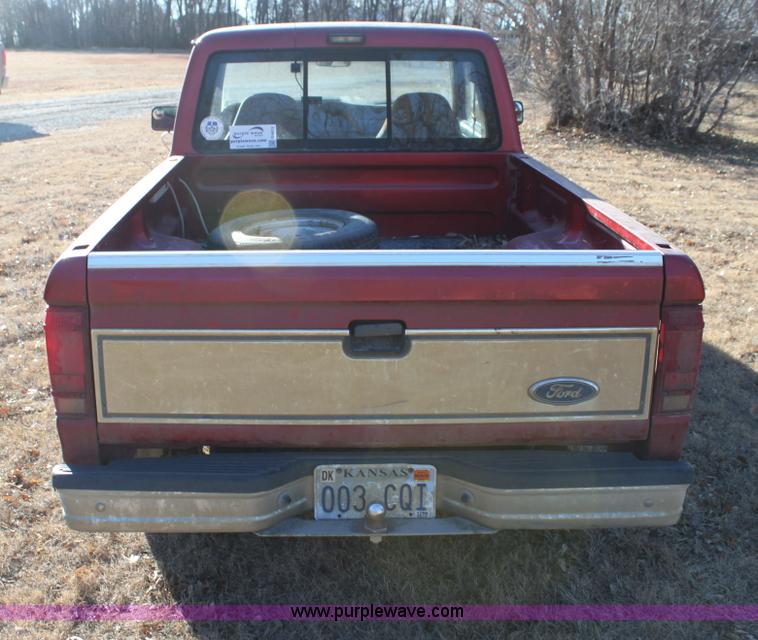 image for item G4415 1991 Ford Ranger XLT pickup truck