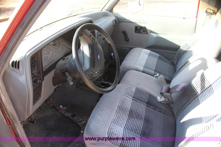 image for item G4415 1991 Ford Ranger XLT pickup truck