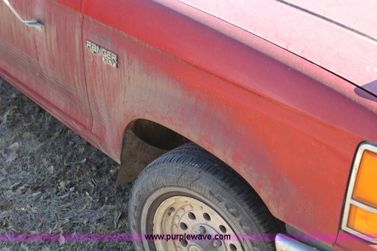 image for item G4415 1991 Ford Ranger XLT pickup truck