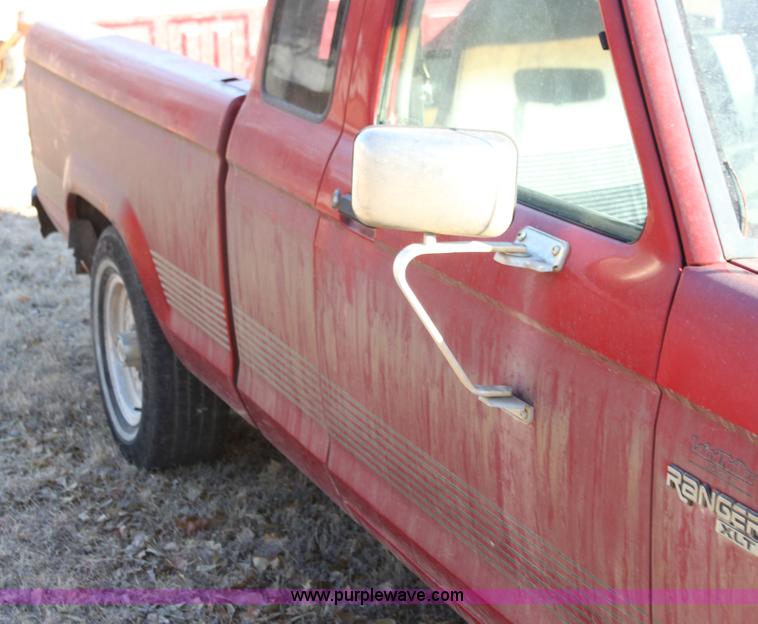 image for item G4415 1991 Ford Ranger XLT pickup truck