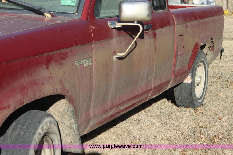 image for item G4415 1991 Ford Ranger XLT pickup truck