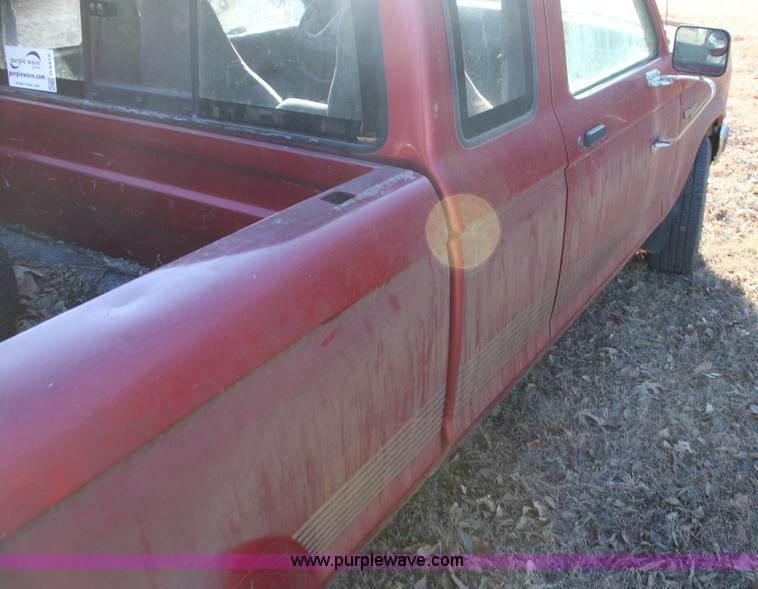 image for item G4415 1991 Ford Ranger XLT pickup truck