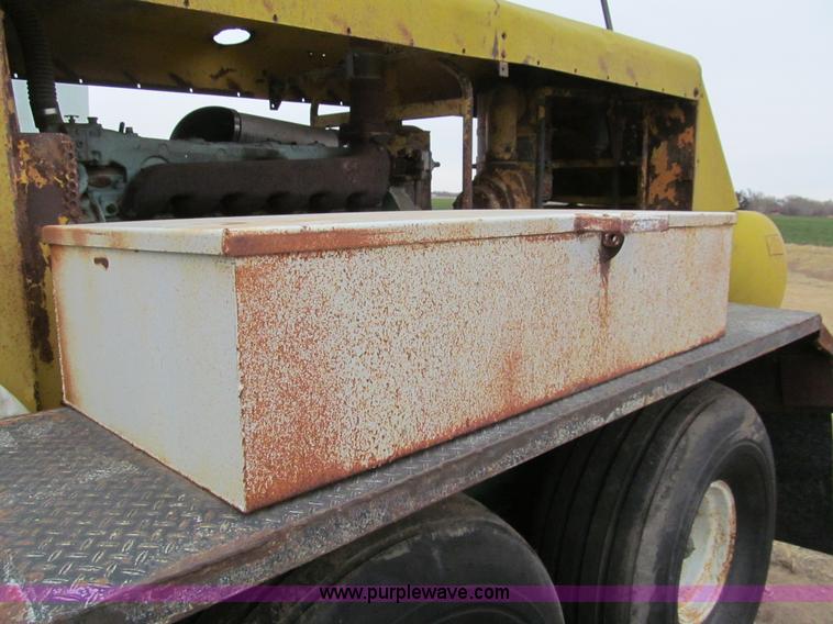 image for item G9698 Portable sandblaster