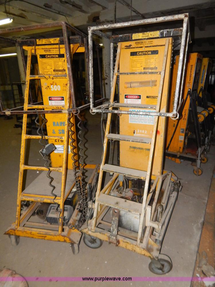 image for item H3890 (2) single man lifts