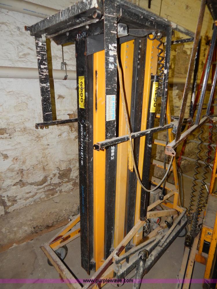 image for item H3890 (2) single man lifts