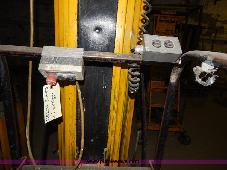 image for item H3892 (2) single man lifts