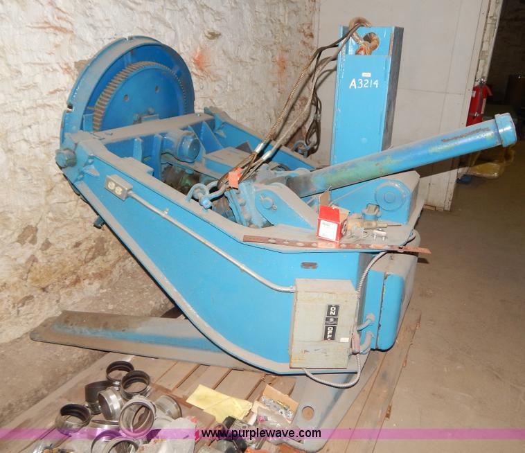 image for item H3893 P&H welding positioner