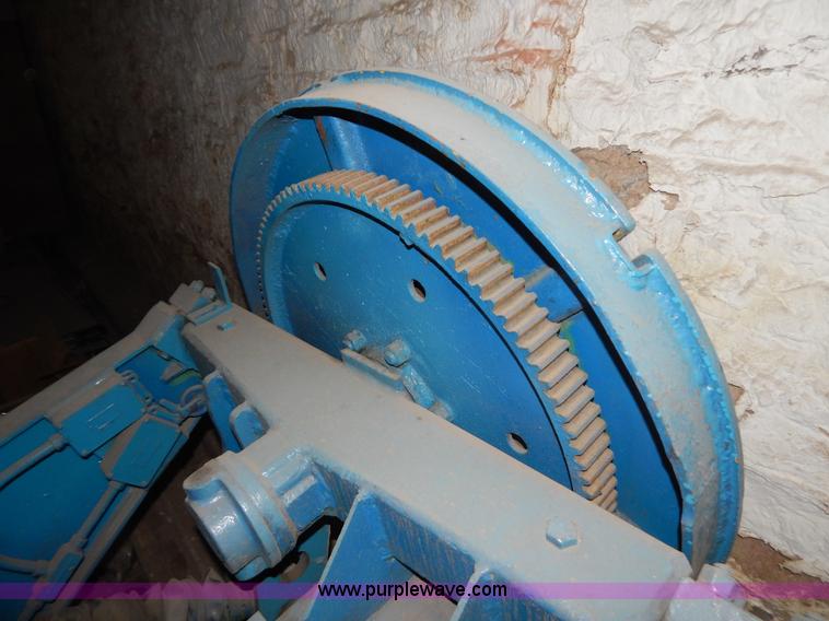 image for item H3893 P&H welding positioner