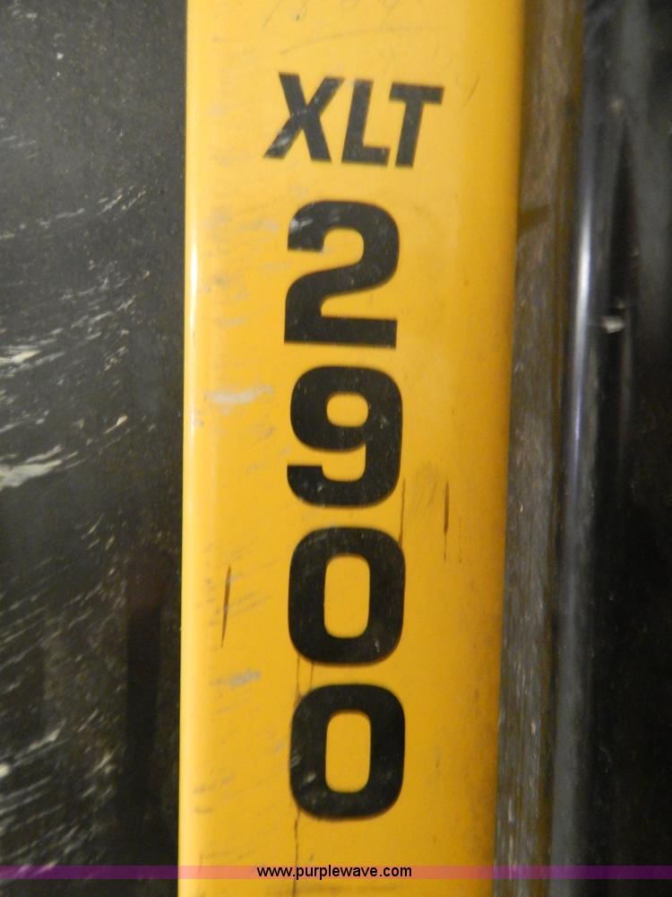 image for item H3895 Workforce 2900 XLT single man lift