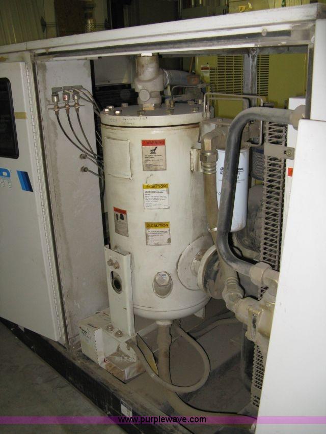 image for item H7836 1995 Ingersoll Rand SSR-EP75 air compressor and dryer