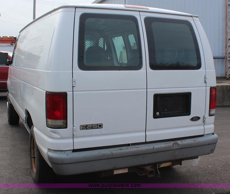 image for item H7858 1999 Ford Econoline E250 van