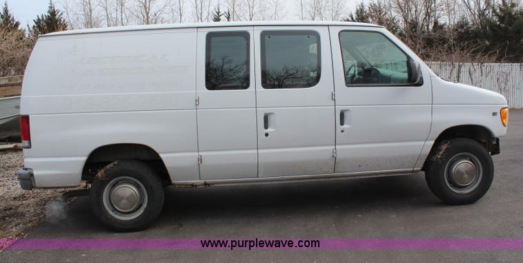 image for item H7858 1999 Ford Econoline E250 van