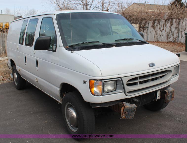 image for item H7858 1999 Ford Econoline E250 van