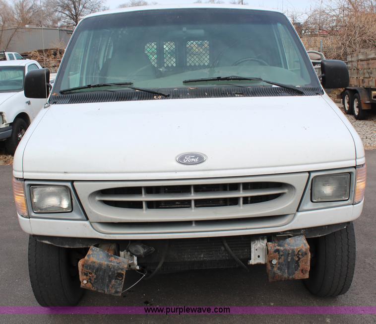 image for item H7858 1999 Ford Econoline E250 van