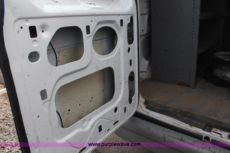 image for item H7858 1999 Ford Econoline E250 van