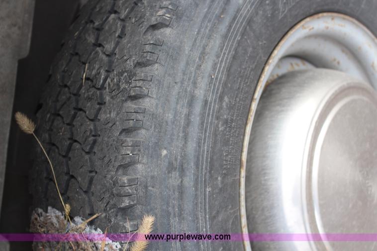 image for item H7858 1999 Ford Econoline E250 van