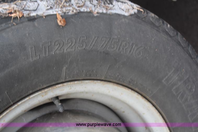 image for item H7858 1999 Ford Econoline E250 van