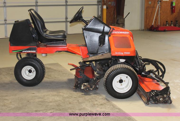 image for item H8387 2002 Jacobsen Tri-King 1900D reel mower
