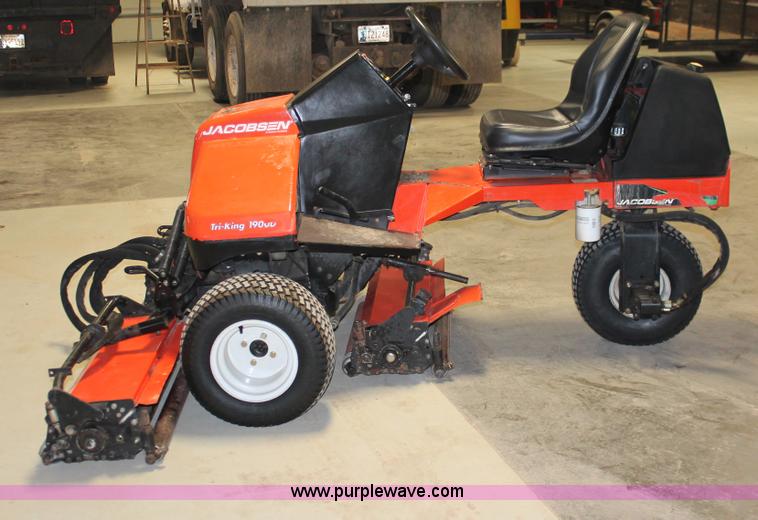 image for item H8387 2002 Jacobsen Tri-King 1900D reel mower