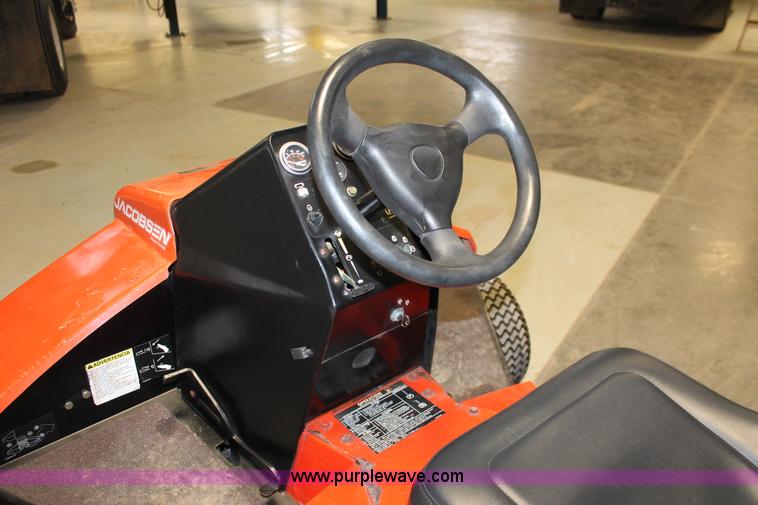 image for item H8387 2002 Jacobsen Tri-King 1900D reel mower