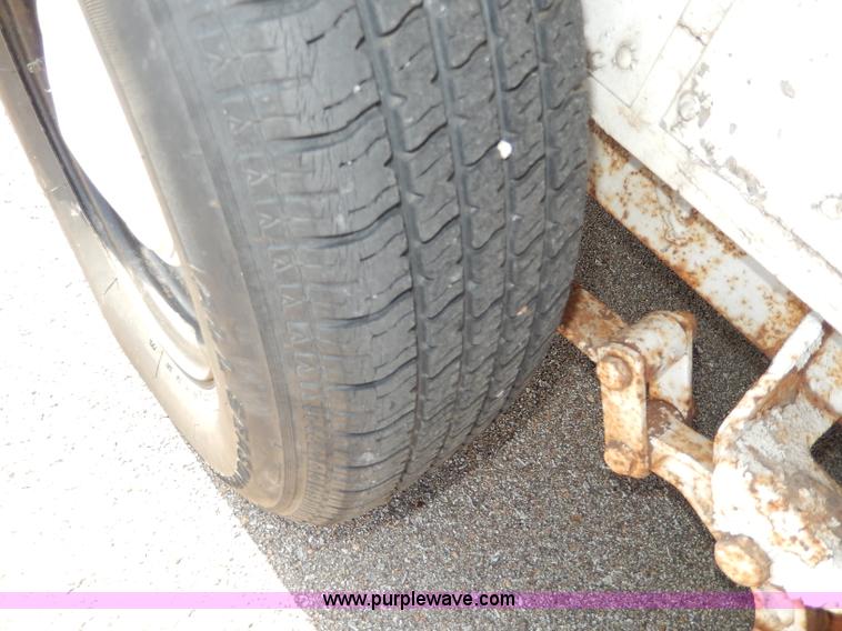 image for item H9587 2013 Utility box trailer